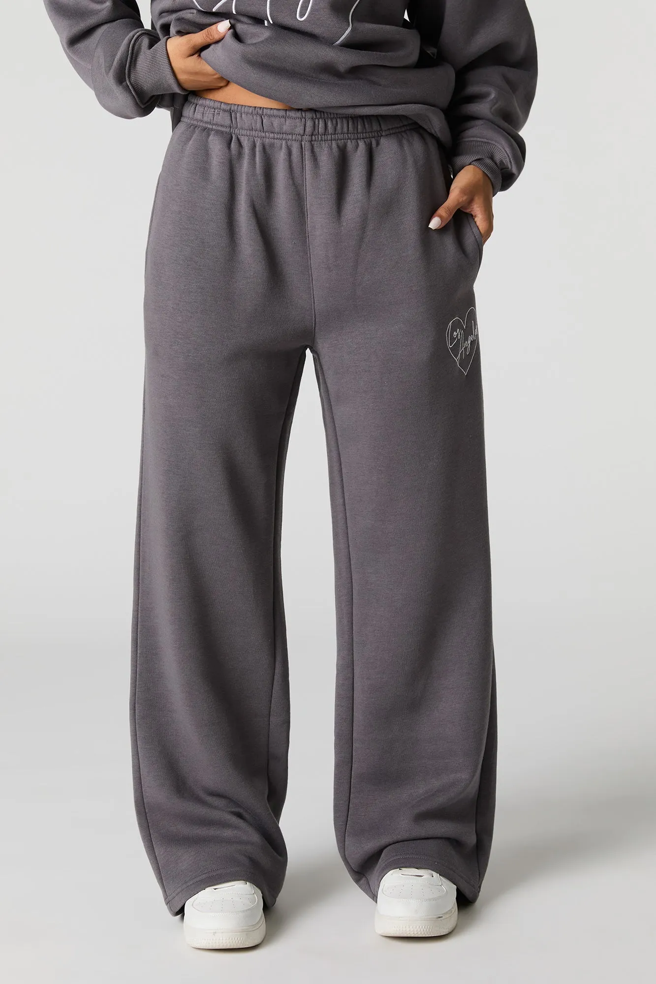 Graphic Fleece Wide Leg Sweatpant