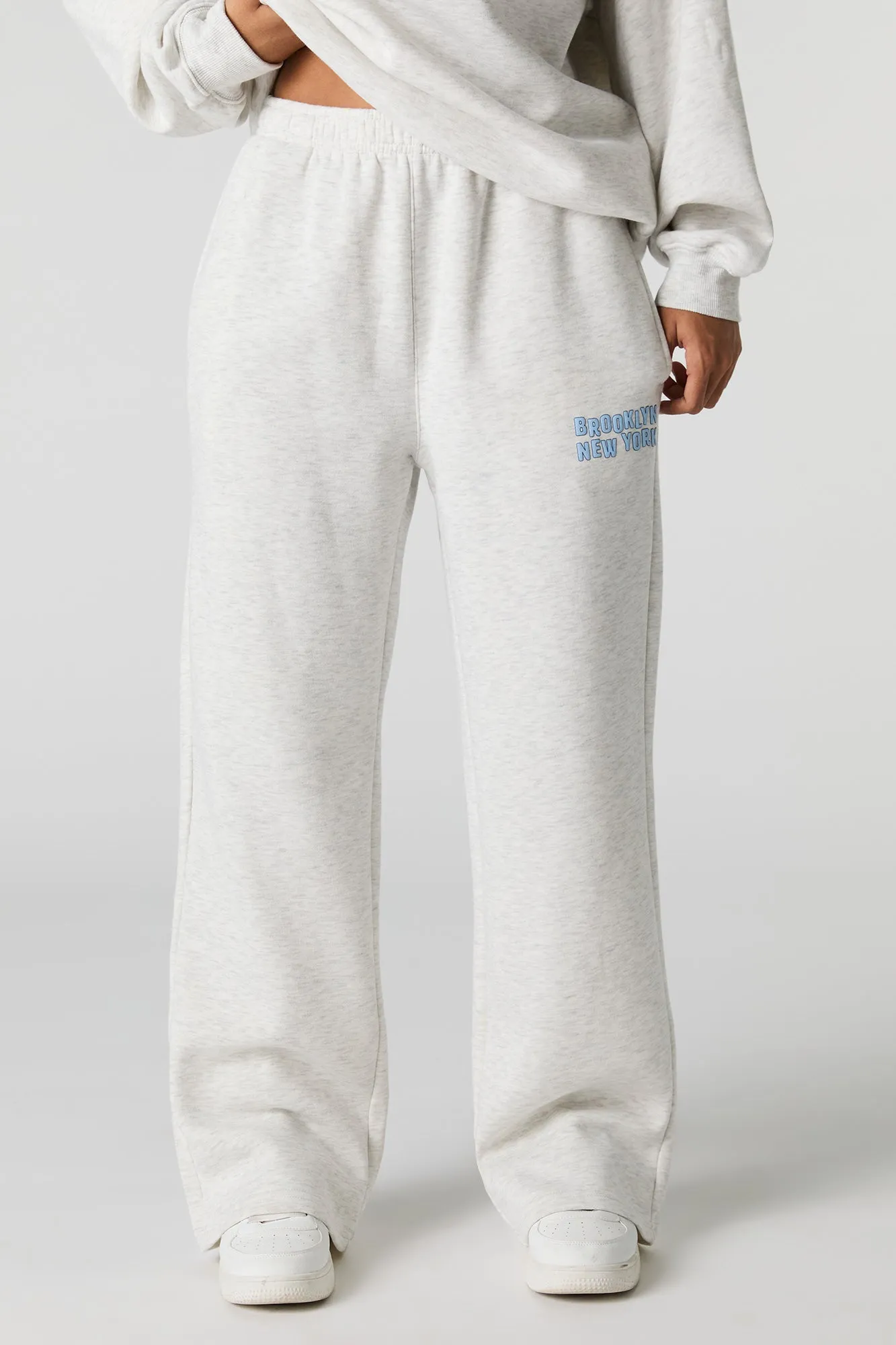 Graphic Fleece Wide Leg Sweatpant