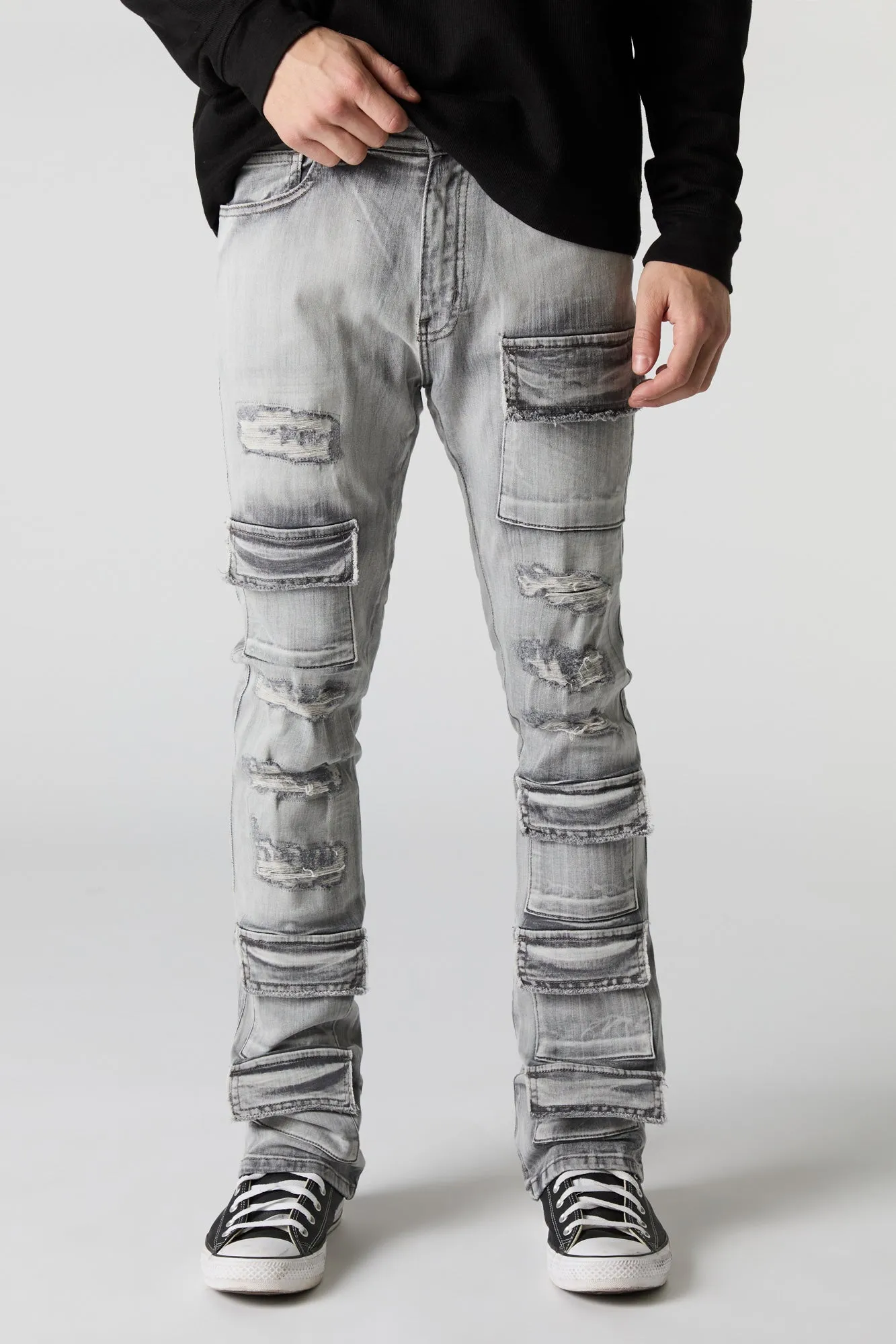 Jean cargo à taille empilée en denim d'aspect usé