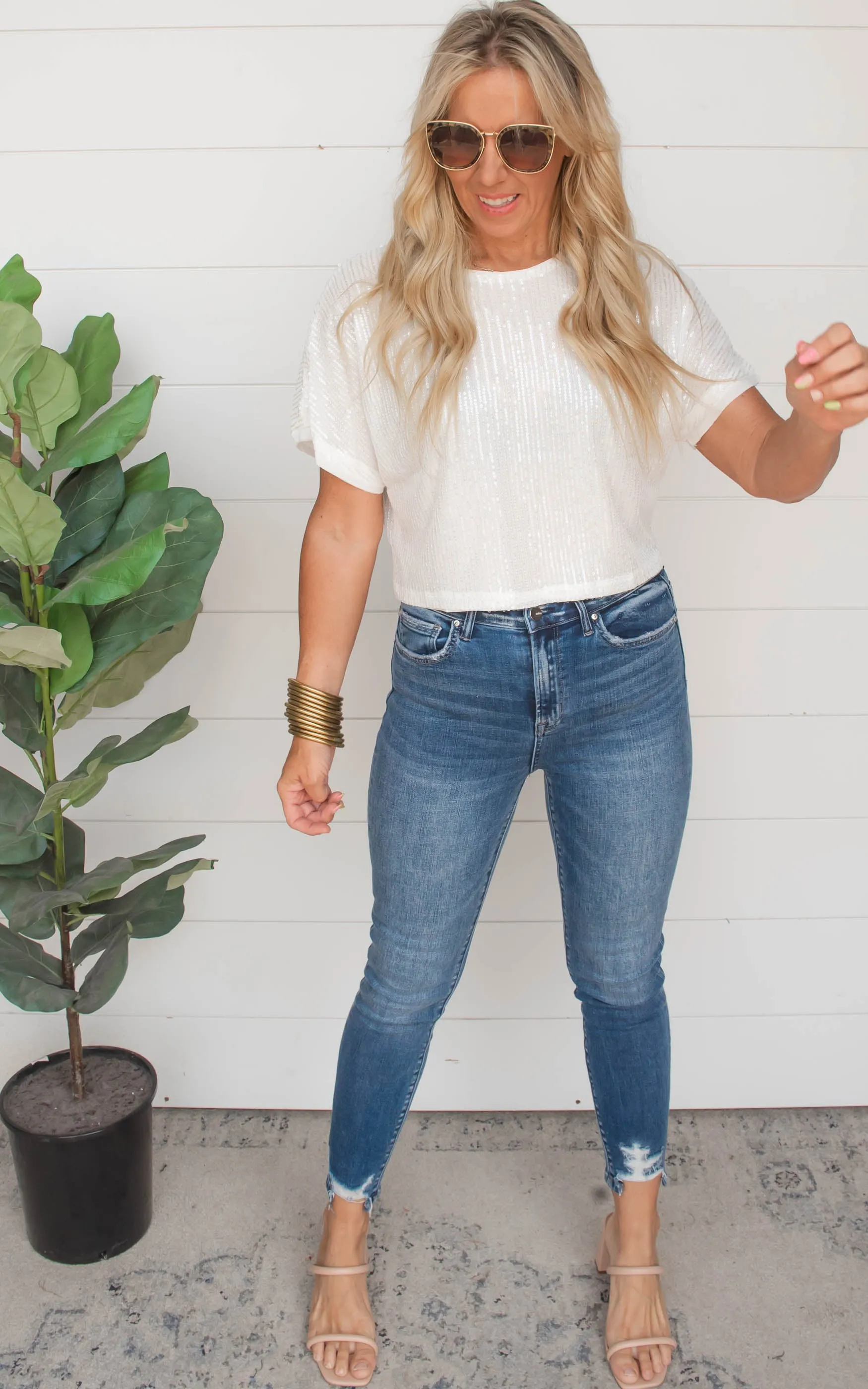 Light Sequin Keyhole Top | FINAL SALE