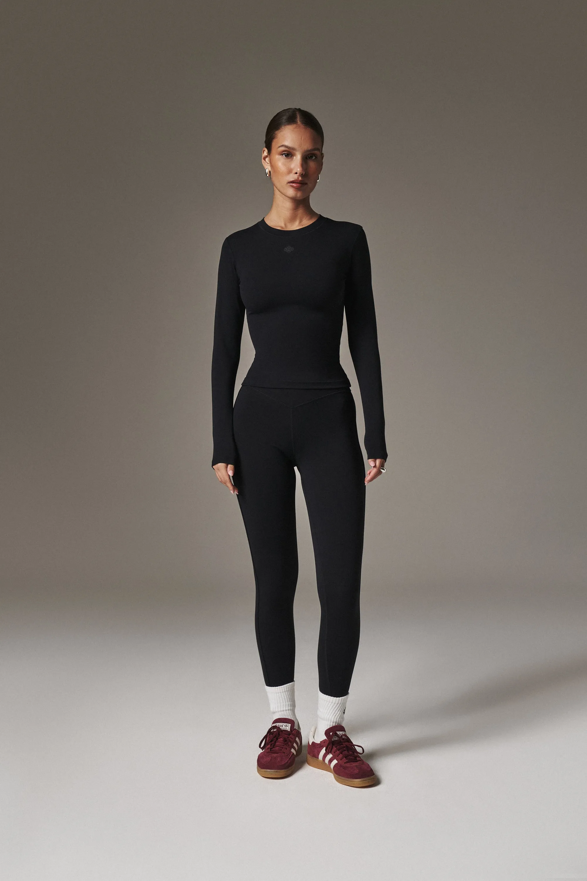 SCULPTING STRETCH LONG SLEEVE TOP - BLACK