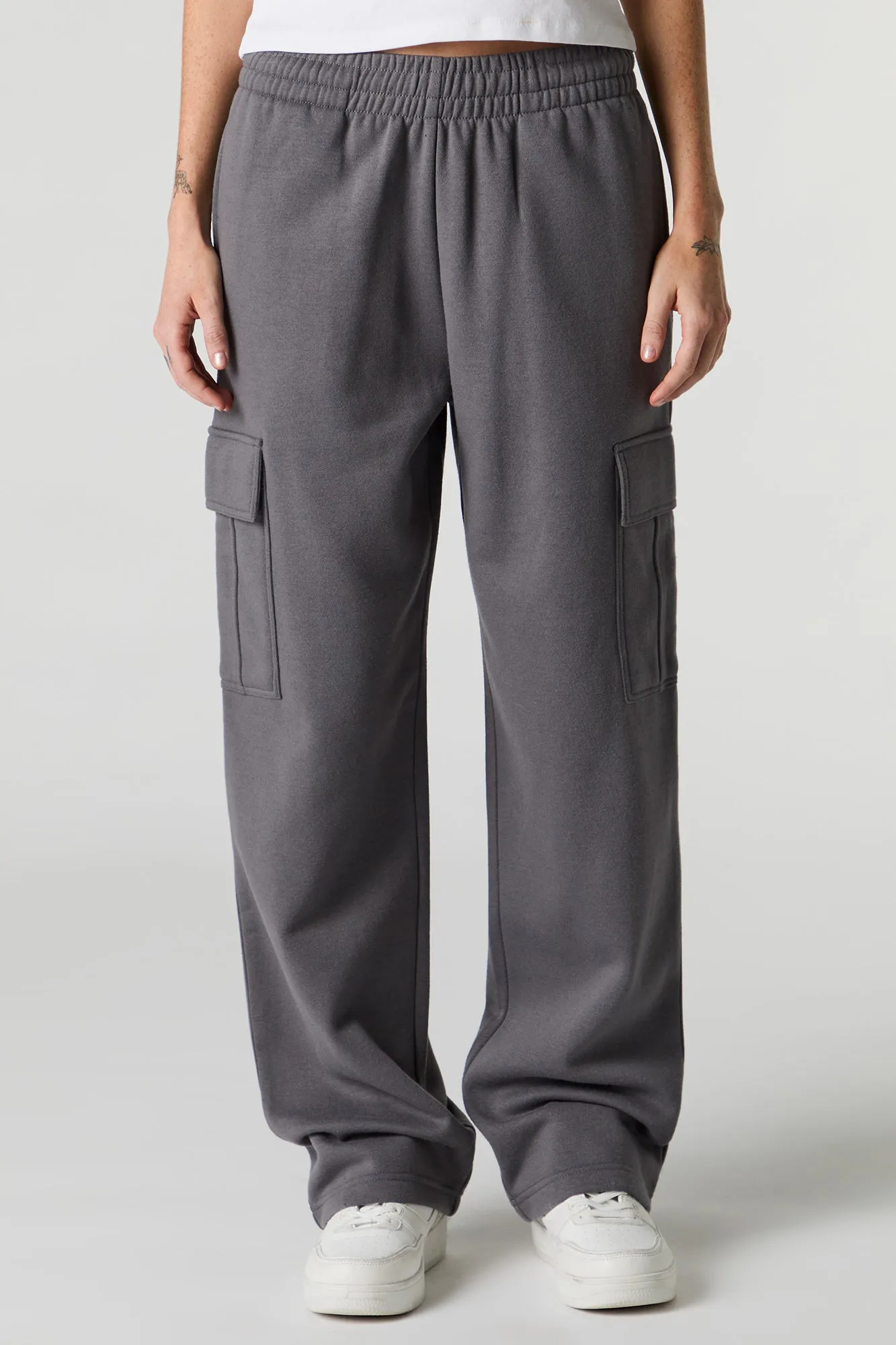 Solid Fleece Wide Leg Cargo Sweatpant