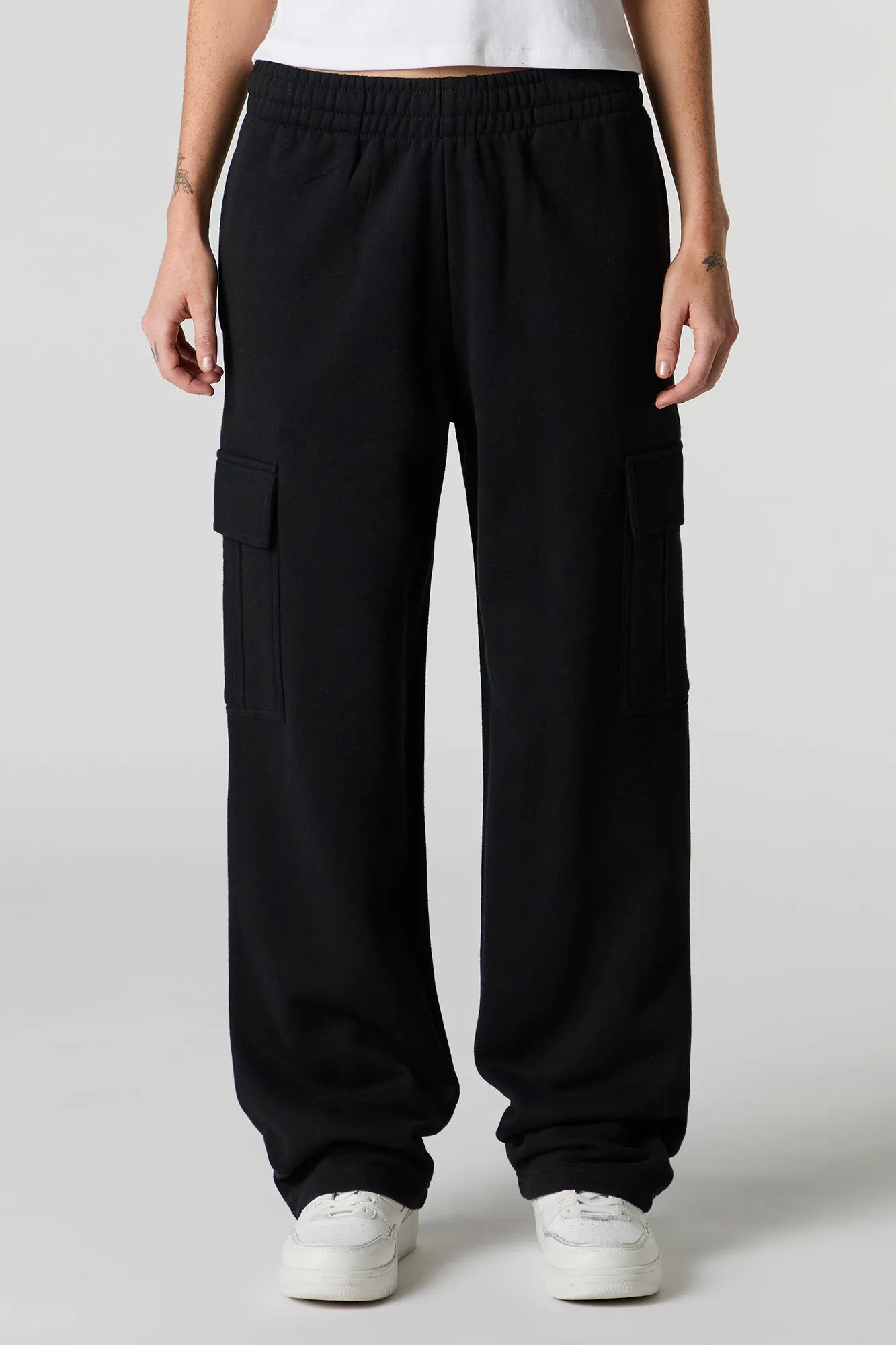 Solid Fleece Wide Leg Cargo Sweatpant